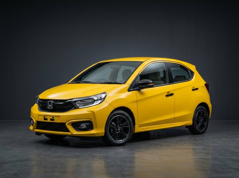 Sewa Mobil Honda Brio Makassar